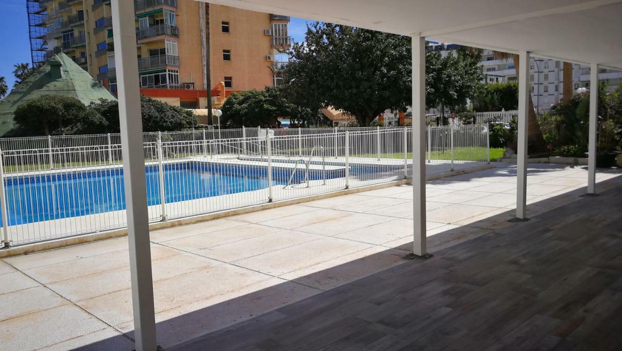 Benalmadena ,apartamento-Estudio primera Línea de Playa Exterior foto