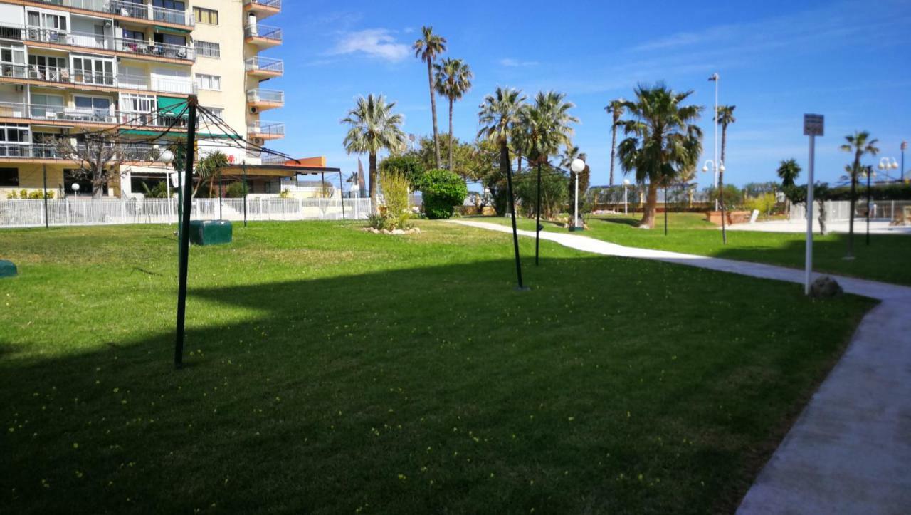 Benalmadena ,apartamento-Estudio primera Línea de Playa Exterior foto